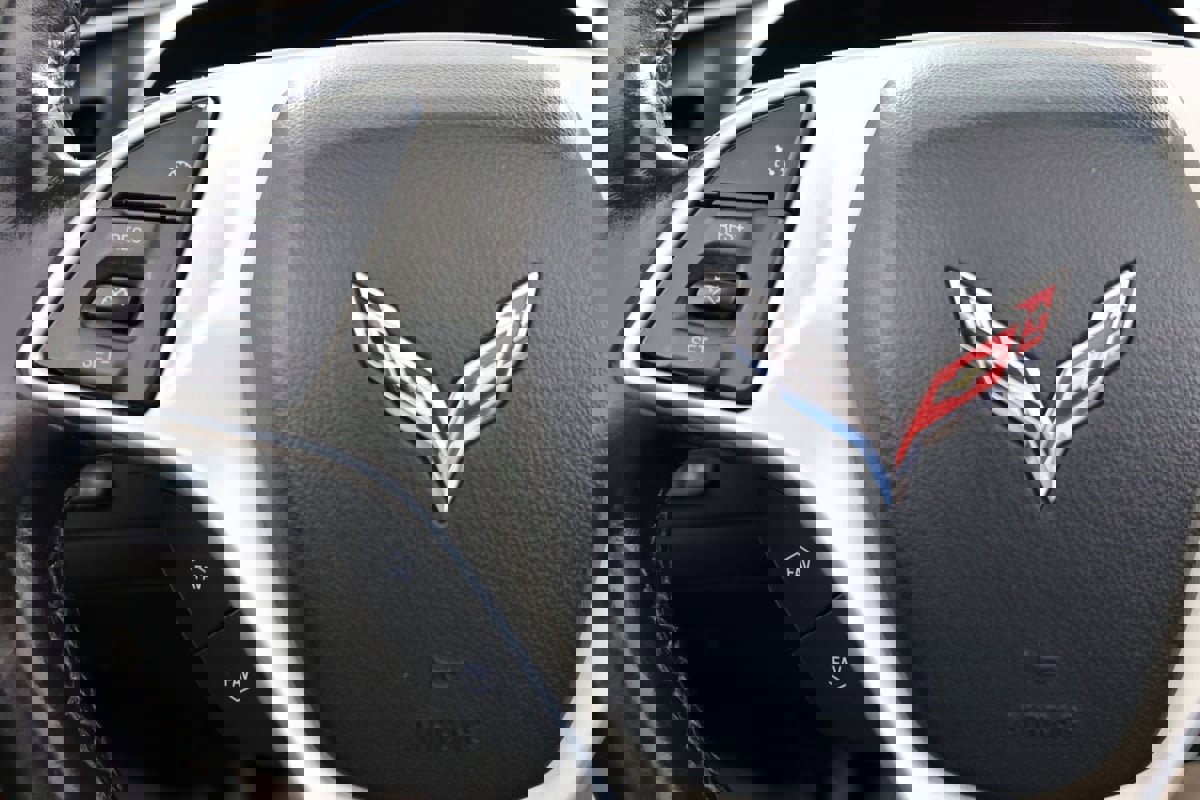 Used 2015 Chevrolet Corvette Stingray Coupe w/ 2LT Preferred Equipment Group image 25