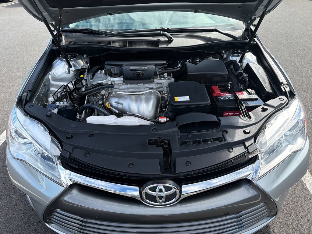 Used 2016 Toyota Camry XLE w/ Moonroof Package FWD image 11