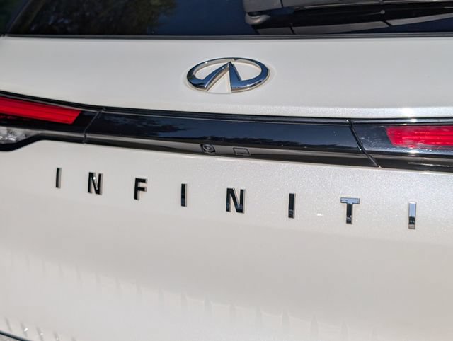 Used 2023 INFINITI QX60 Sensory w/ Vision Package FWD image 35