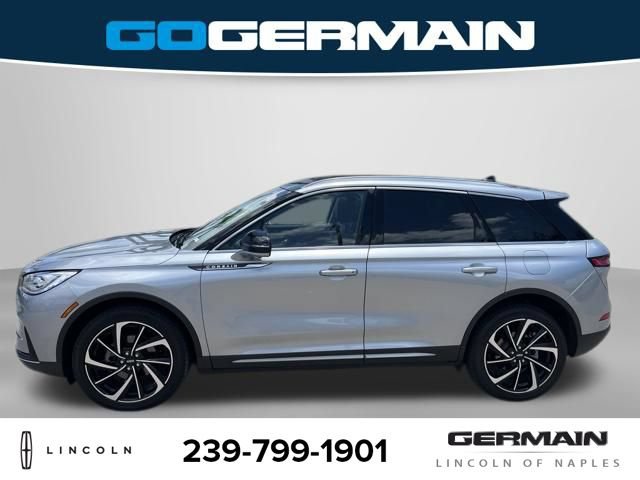 Used 2023 Lincoln Corsair Reserve w/ Equipment Group 201A FWD image 3