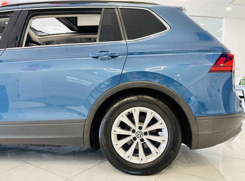 Used 2019 Volkswagen Tiguan SE w/ Panoramic Sunroof Package AWD/4WD image 14