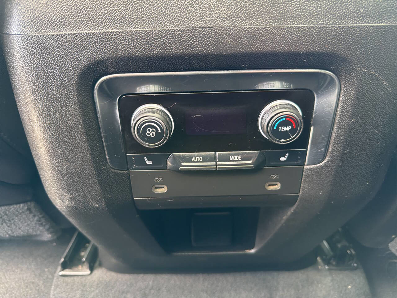 Used 2021 Chevrolet Tahoe LT w/ LT Signature Package image 24