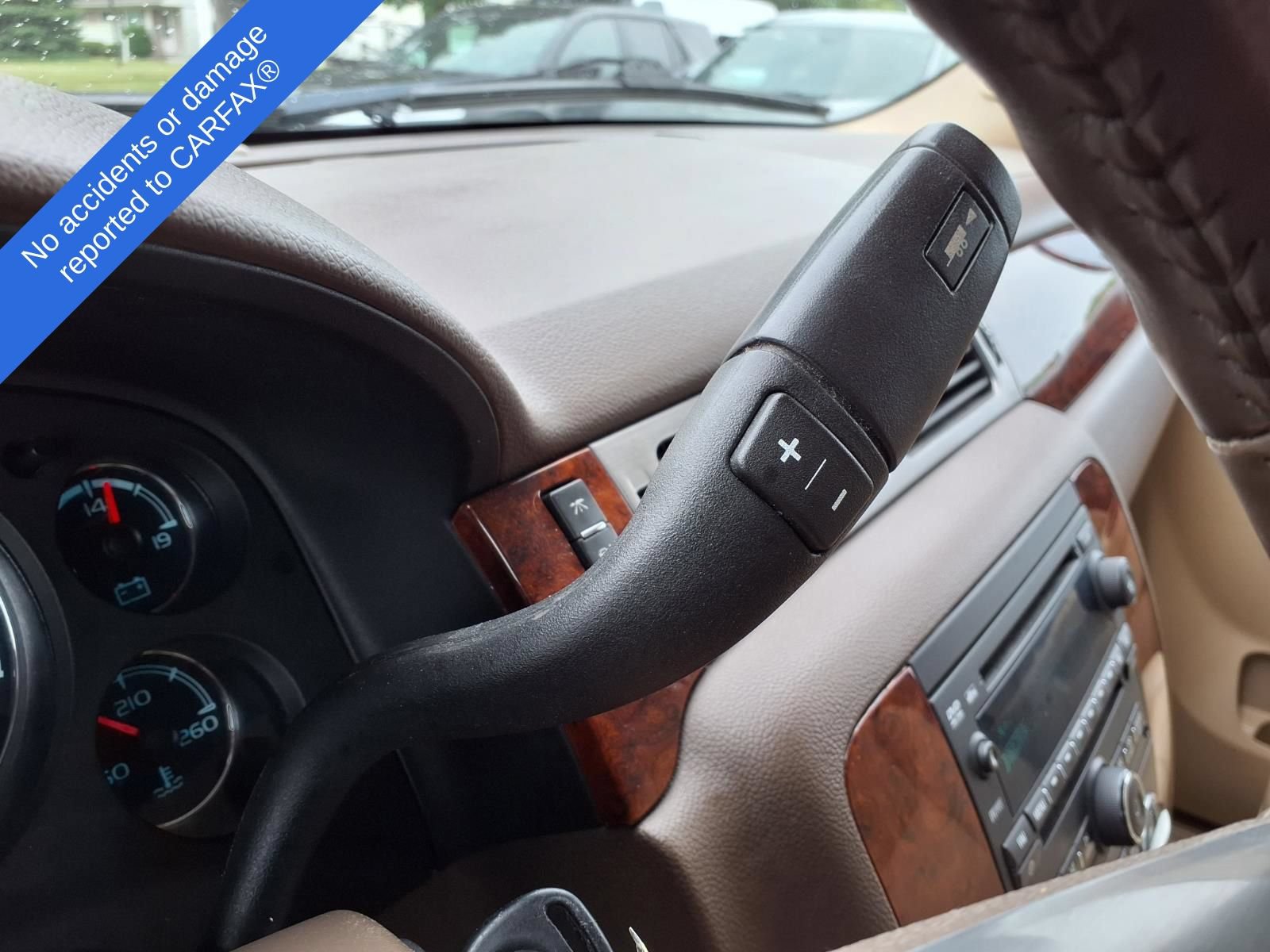 Used 2013 Chevrolet Suburban LT w/ Luxury Package AWD/4WD image 22