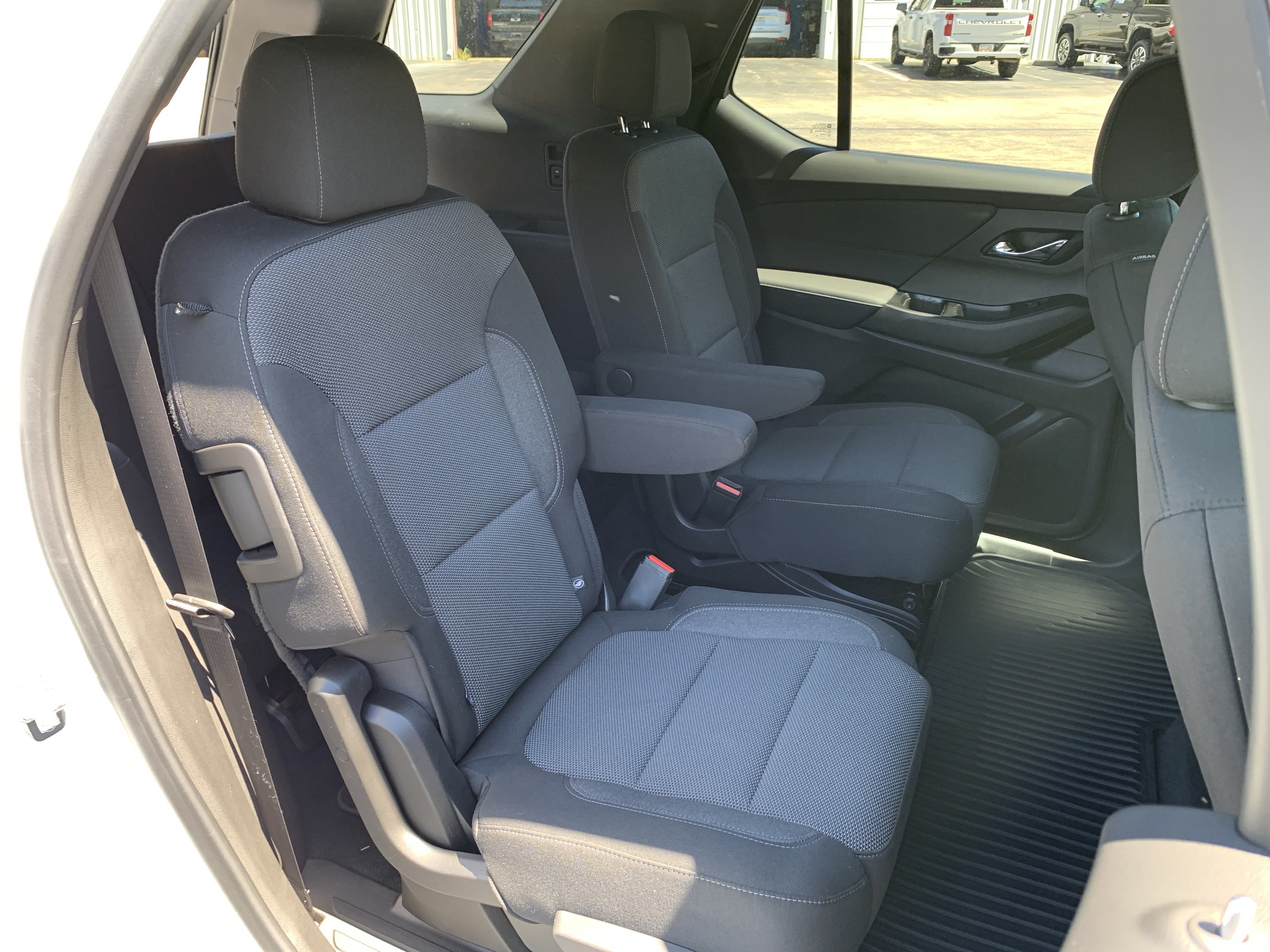 Used 2022 Chevrolet Traverse LT FWD image 37