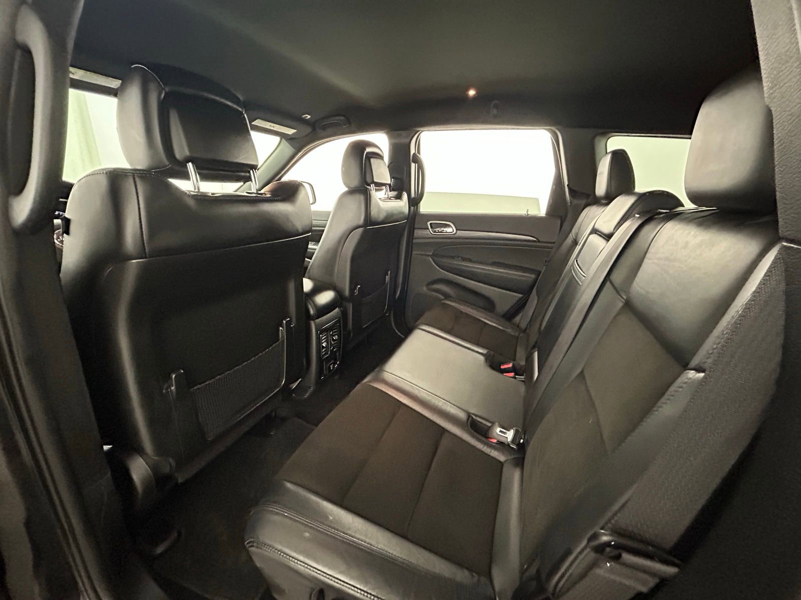 Used 2019 Jeep Grand Cherokee Altitude image 33