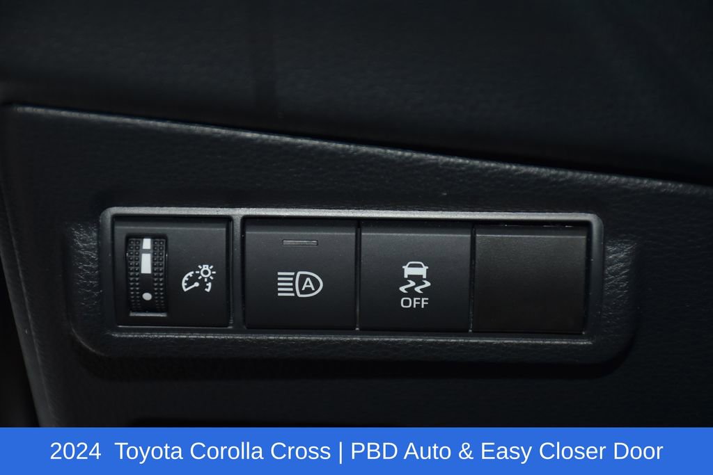 Used 2024 Toyota Corolla Cross AWD Hybrid w/ Convenience Package image 9