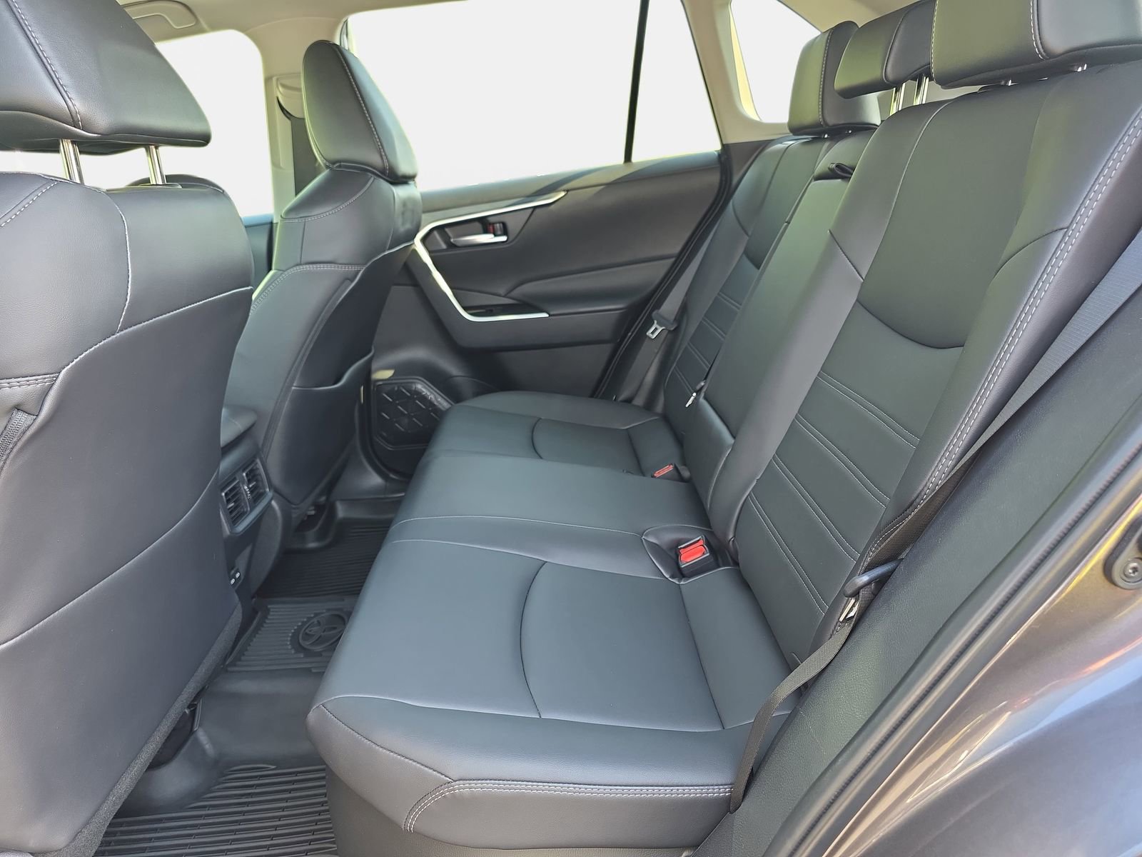 Used 2024 Toyota RAV4 XLE Premium image 14