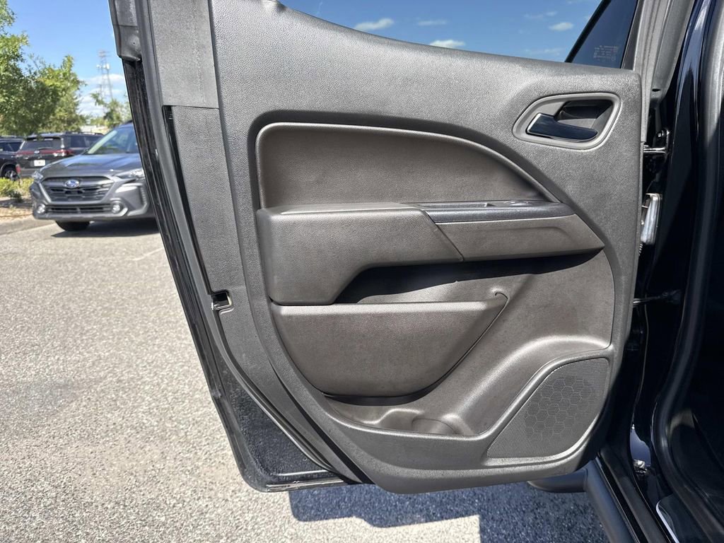 Used 2020 Chevrolet Colorado LT w/ Luxury Package RWD image 15