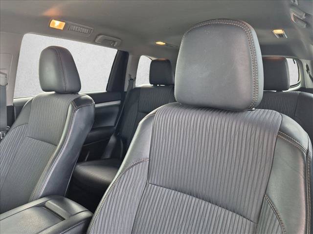 Used 2014 Toyota Highlander Plus FWD image 9