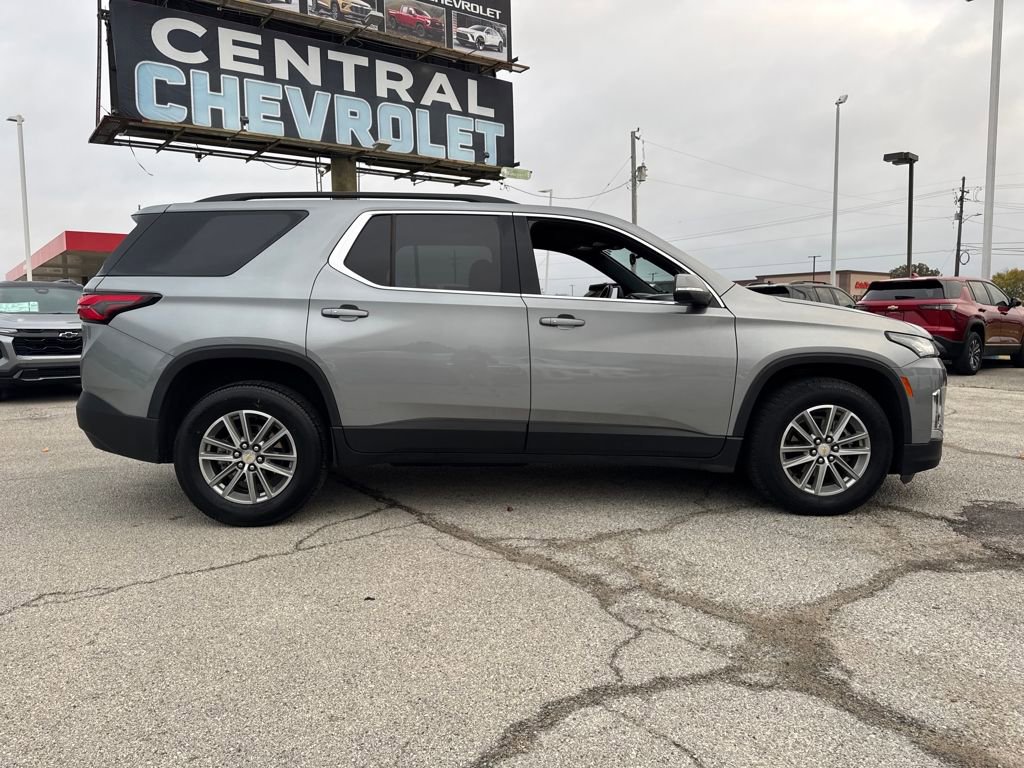 Used 2023 Chevrolet Traverse LT image 8