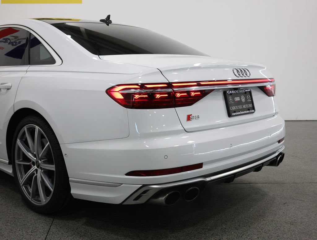 Used 2023 Audi S8 w/ S8 Comfort Plus Package AWD/4WD image 10