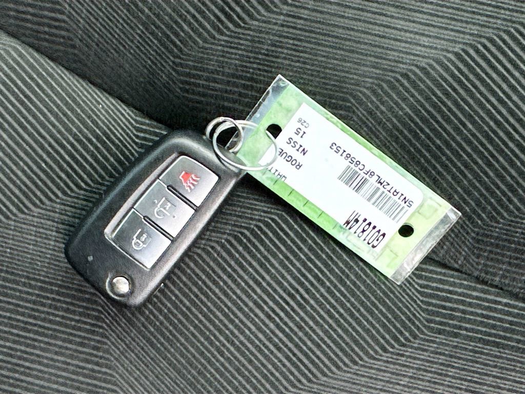 Used 2015 Nissan Rogue S w/ S Family Package FWD image 36