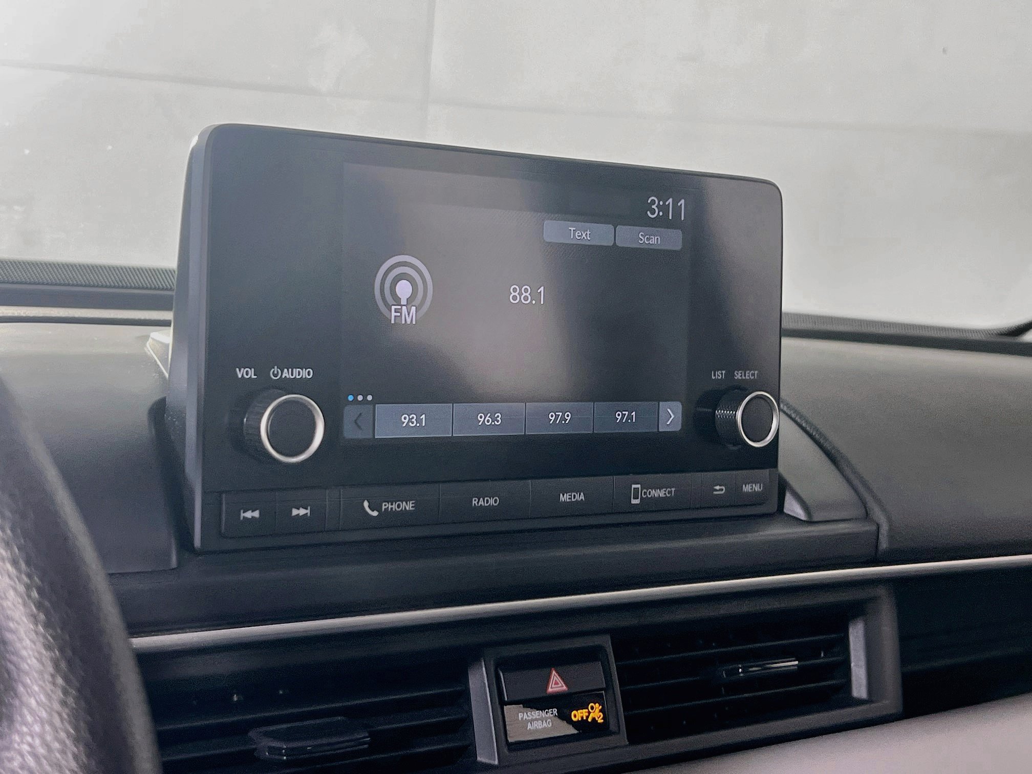 Used 2023 Honda Pilot LX image 14