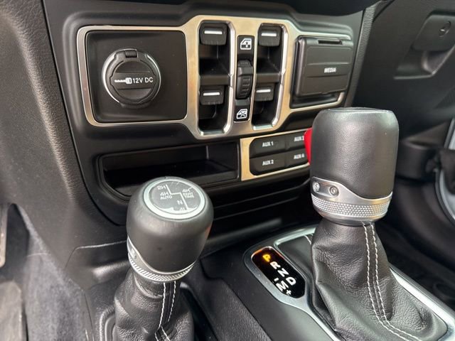 Used 2023 Jeep Wrangler Unlimited Sahara w/ Cold Weather Group AWD/4WD image 28