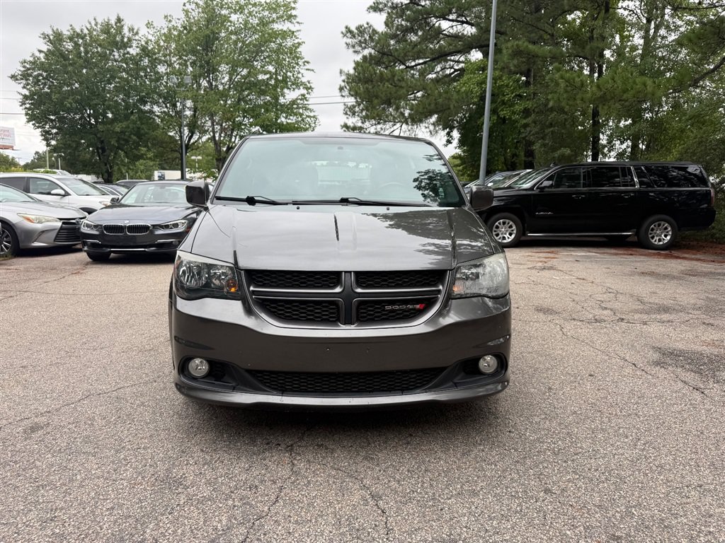 Used 2016 Dodge Grand Caravan R/T w/ Driver Convenience Group FWD image 2