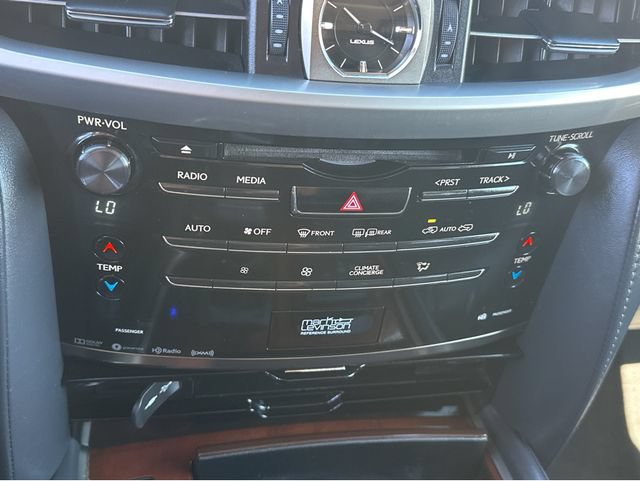 Used 2019 Lexus LX 570 4WD w/ Luxury Package image 30
