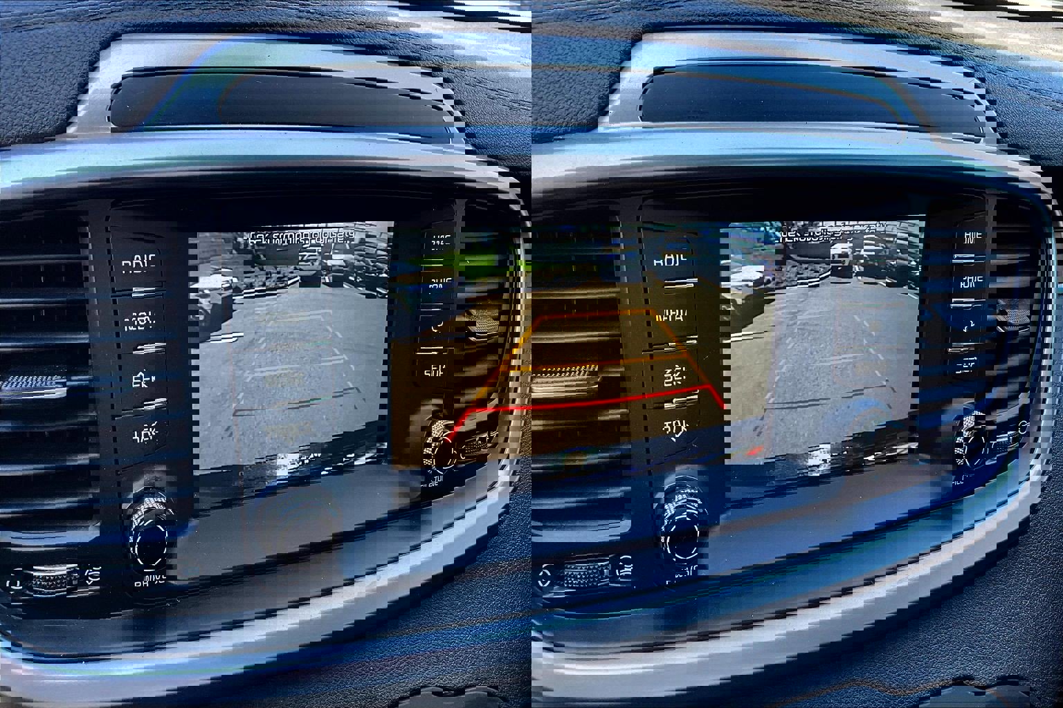 Used 2020 Kia Sorento LX image 14