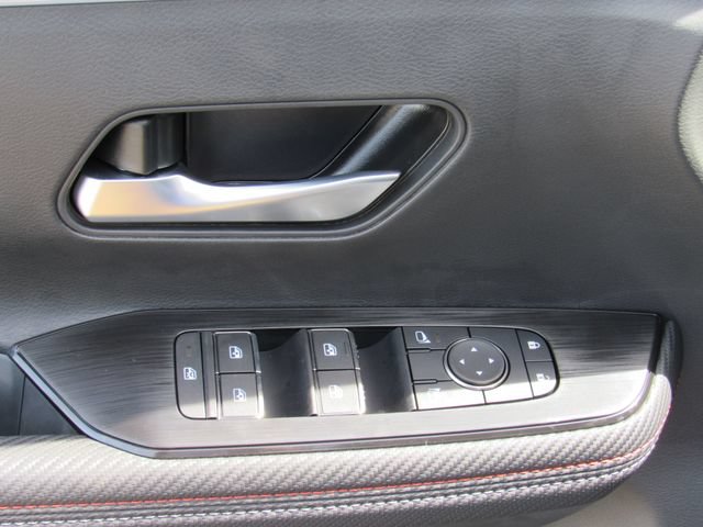 New 2026 Nissan Kicks SR w/ Cold Weather Package FWD image 20
