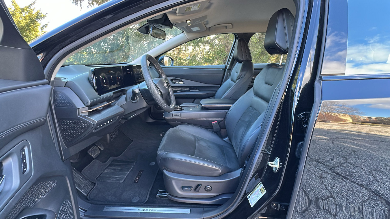 Certified 2024 Nissan Ariya AWD image 12