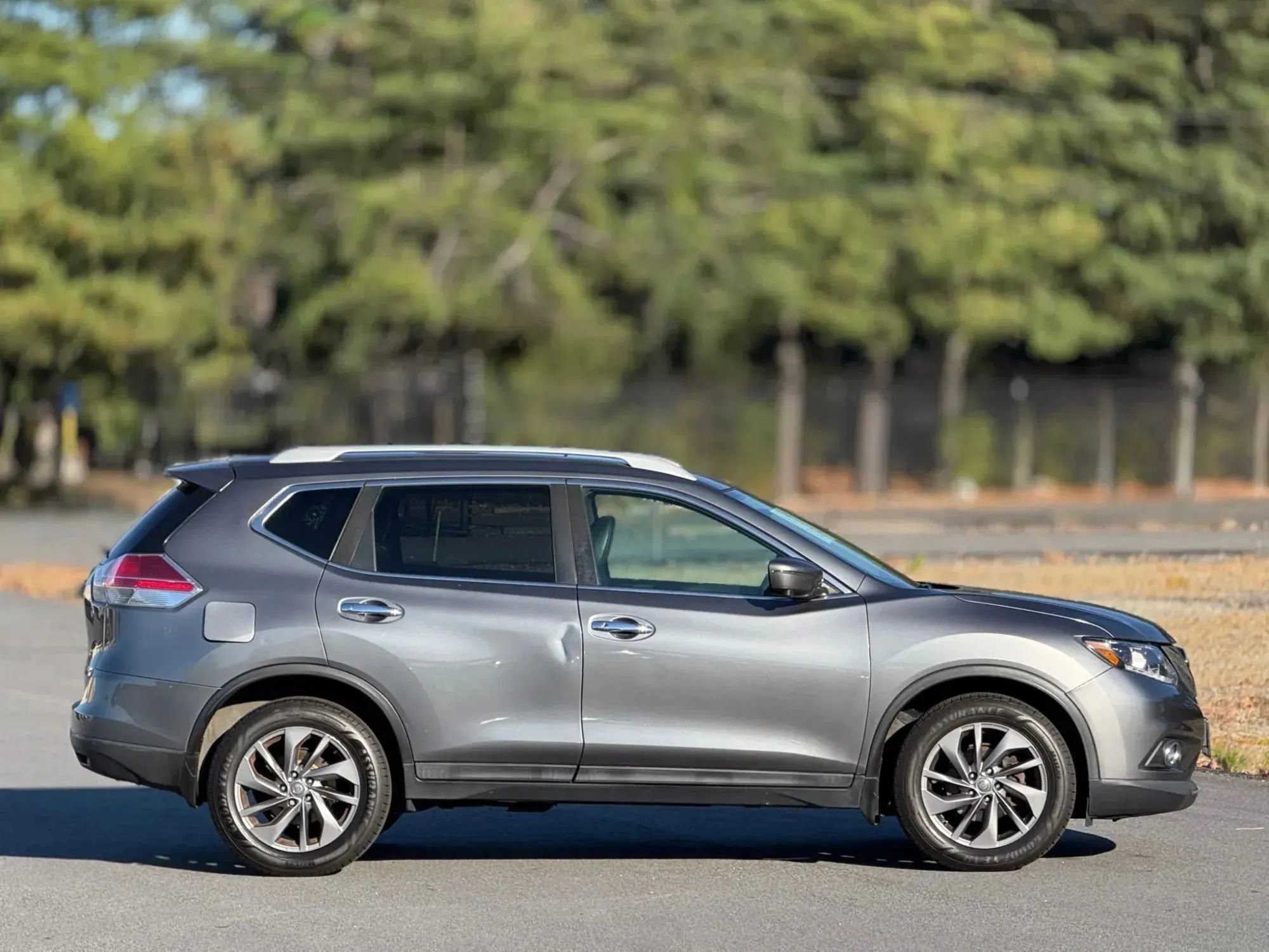 Used 2016 Nissan Rogue SL w/ SL Premium Package image 7