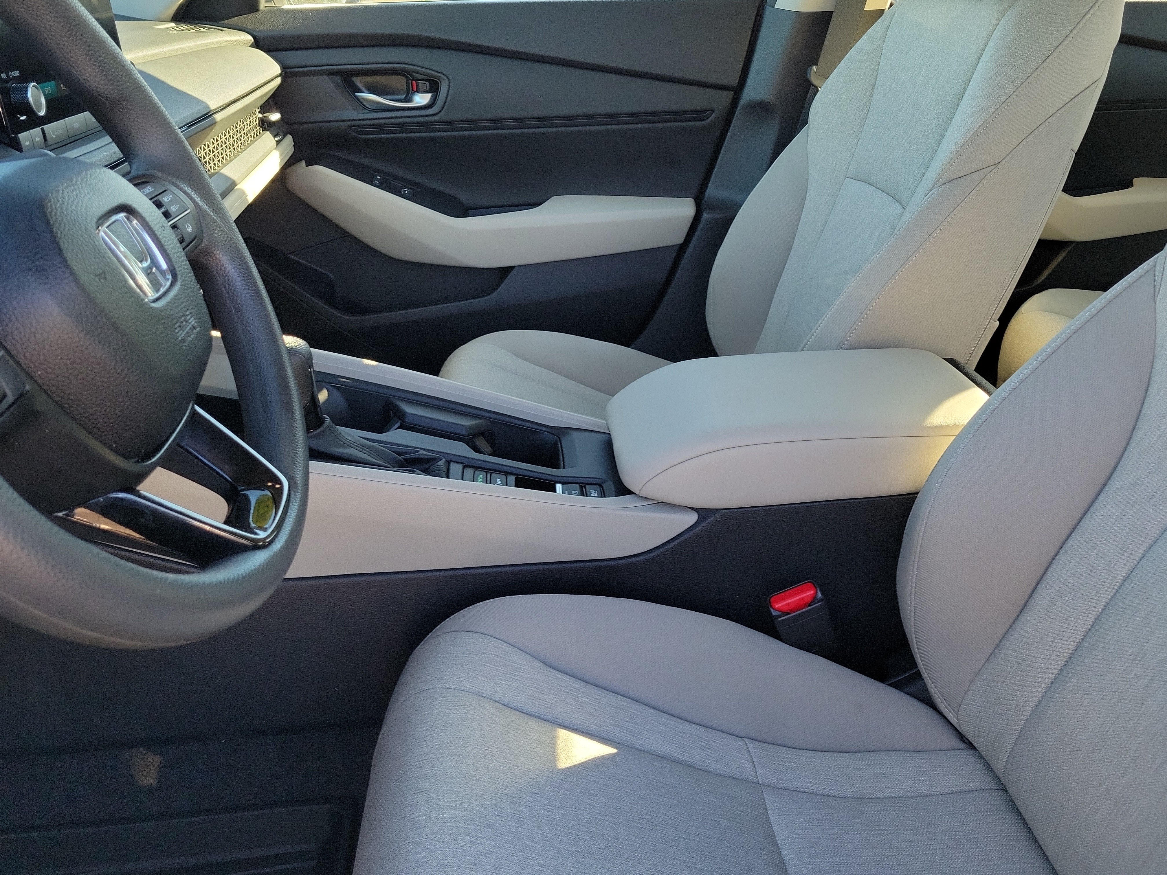 Used 2025 Honda Accord SE image 19