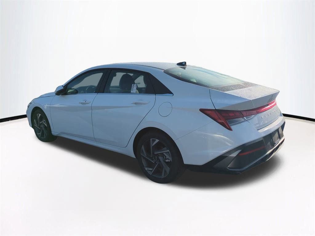 New 2026 Hyundai Elantra Limited image 7