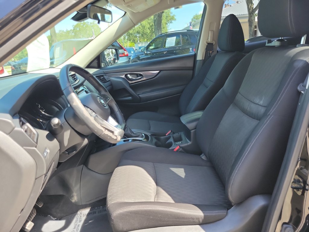 Used 2020 Nissan Rogue SV FWD image 11
