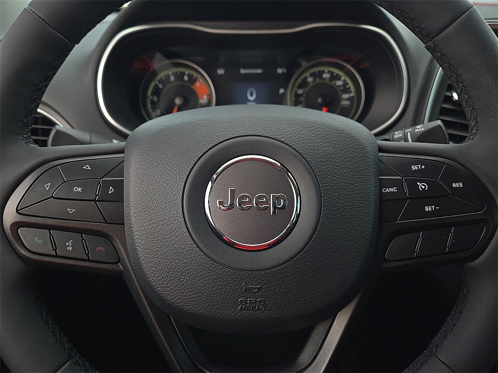 Used 2021 Jeep Cherokee Trailhawk image 19