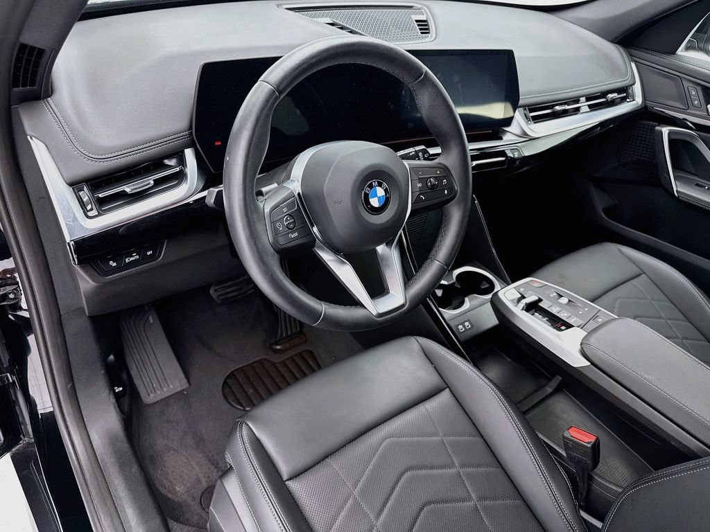 Used 2025 BMW X1 xDrive28i AWD/4WD image 9