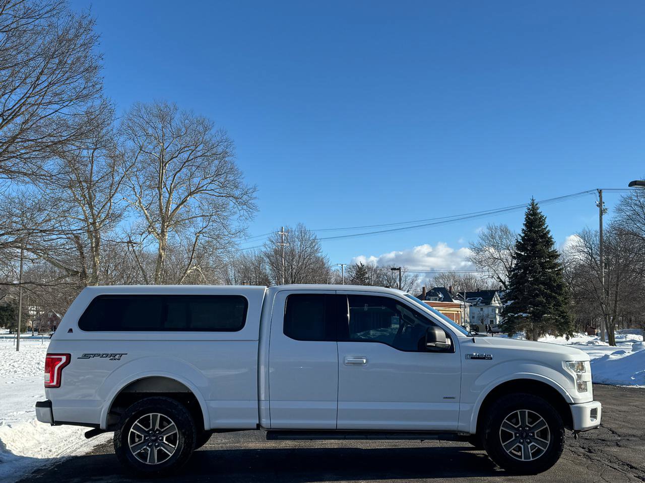 Used 2017 Ford F150 XLT w/ Equipment Group 302A Luxury AWD/4WD image 9
