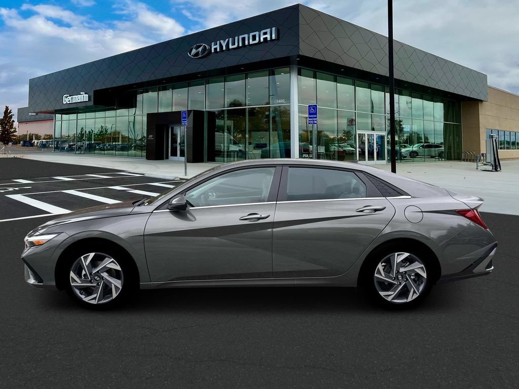 New 2026 Hyundai Elantra Limited FWD image 3