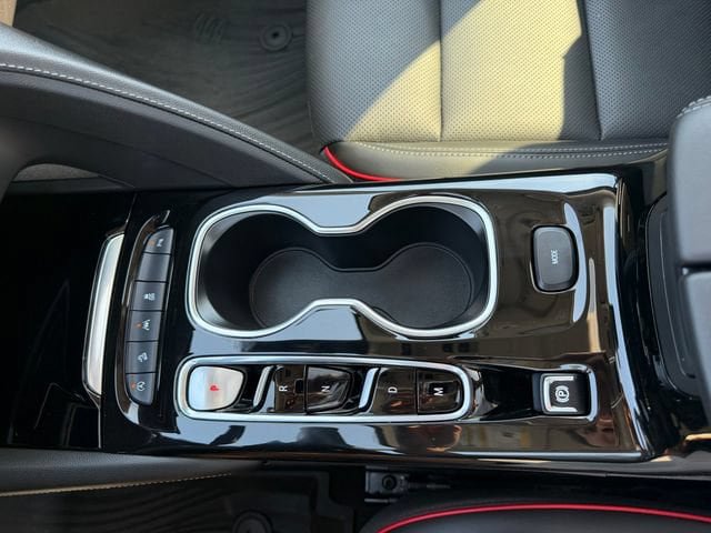 Used 2023 Buick Envision Essence w/ Sport Touring Package AWD/4WD image 31