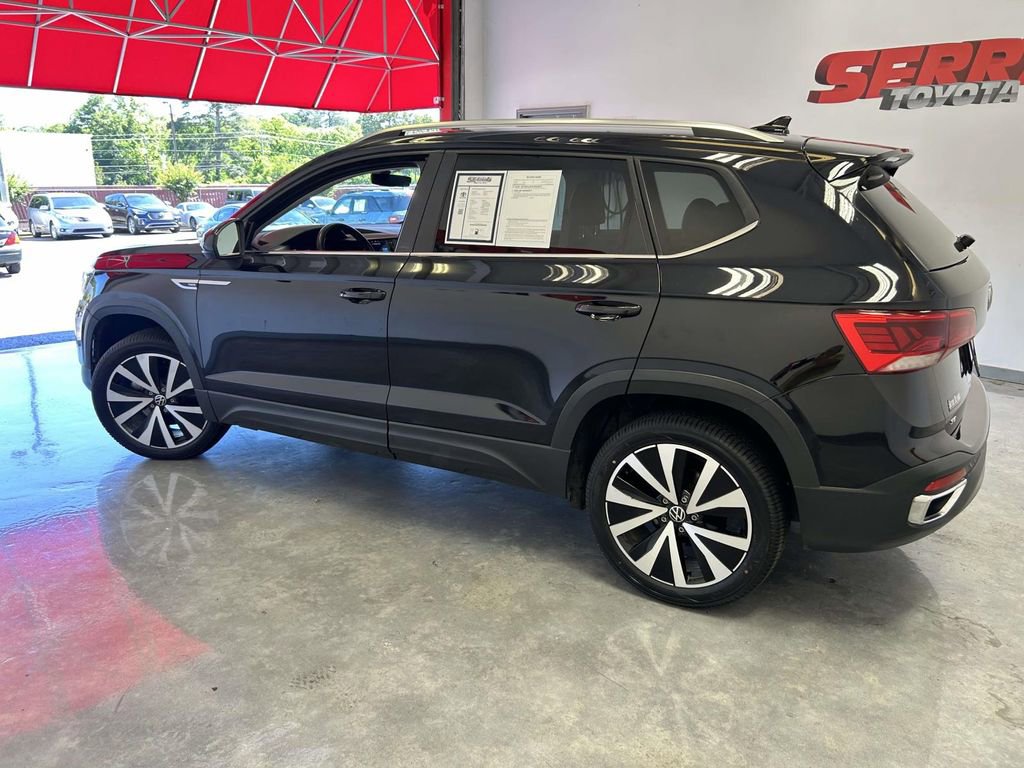 Used 2024 Volkswagen Taos SE FWD image 6