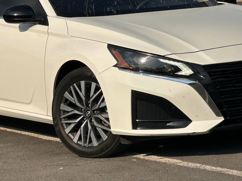 Used 2025 Nissan Altima 2.5 SV image 36