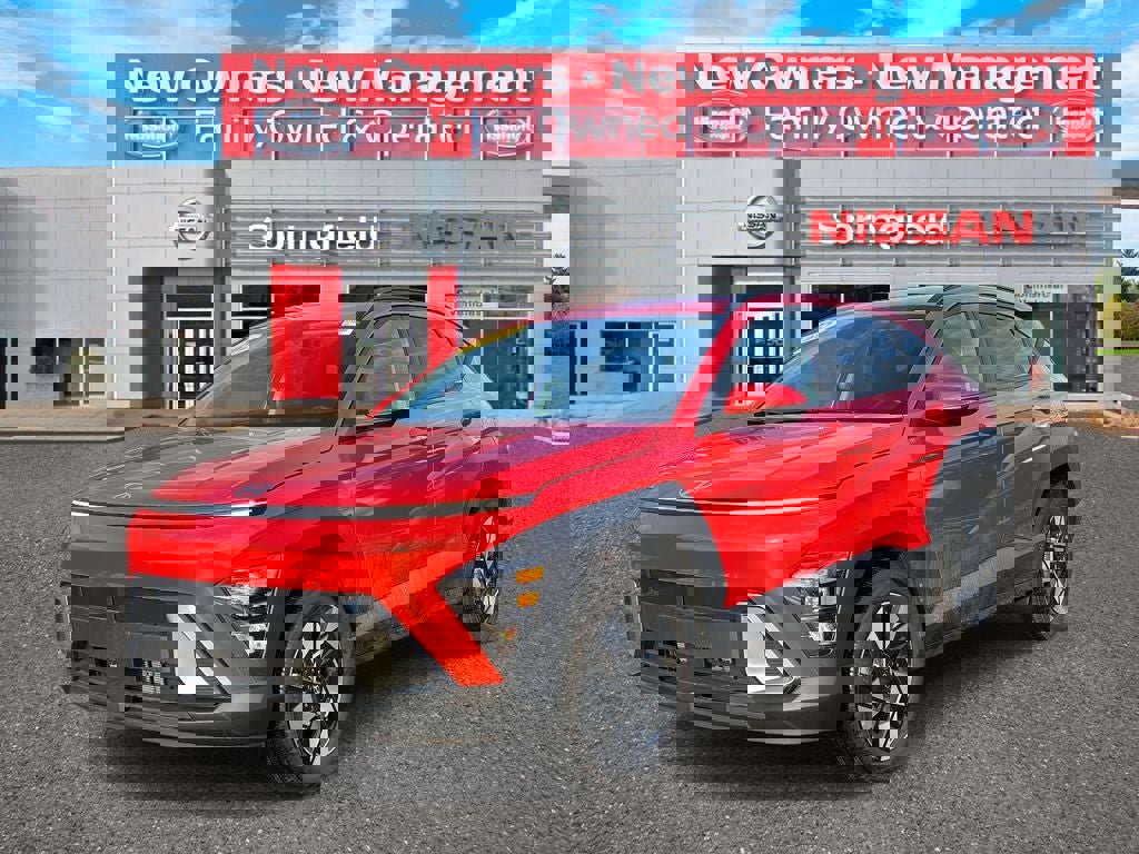 Used 2025 Hyundai Kona SEL image 2