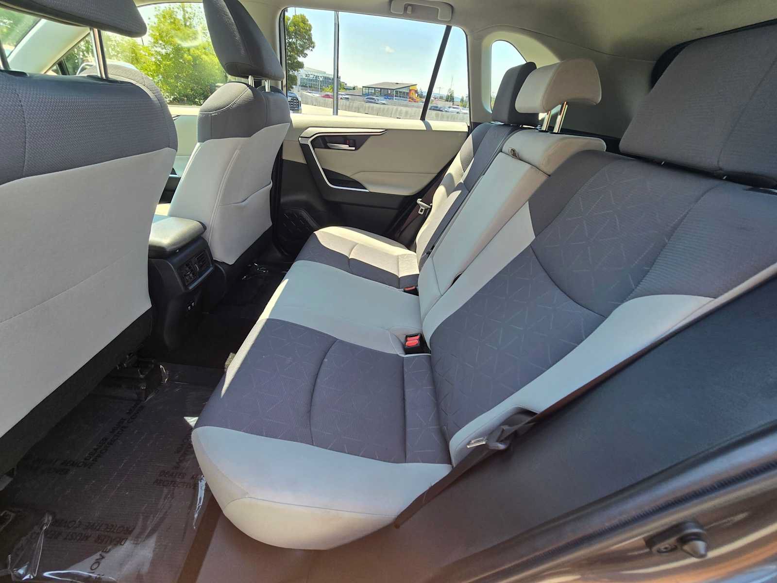 Used 2020 Toyota RAV4 XLE w/ Convenience Package AWD/4WD image 17