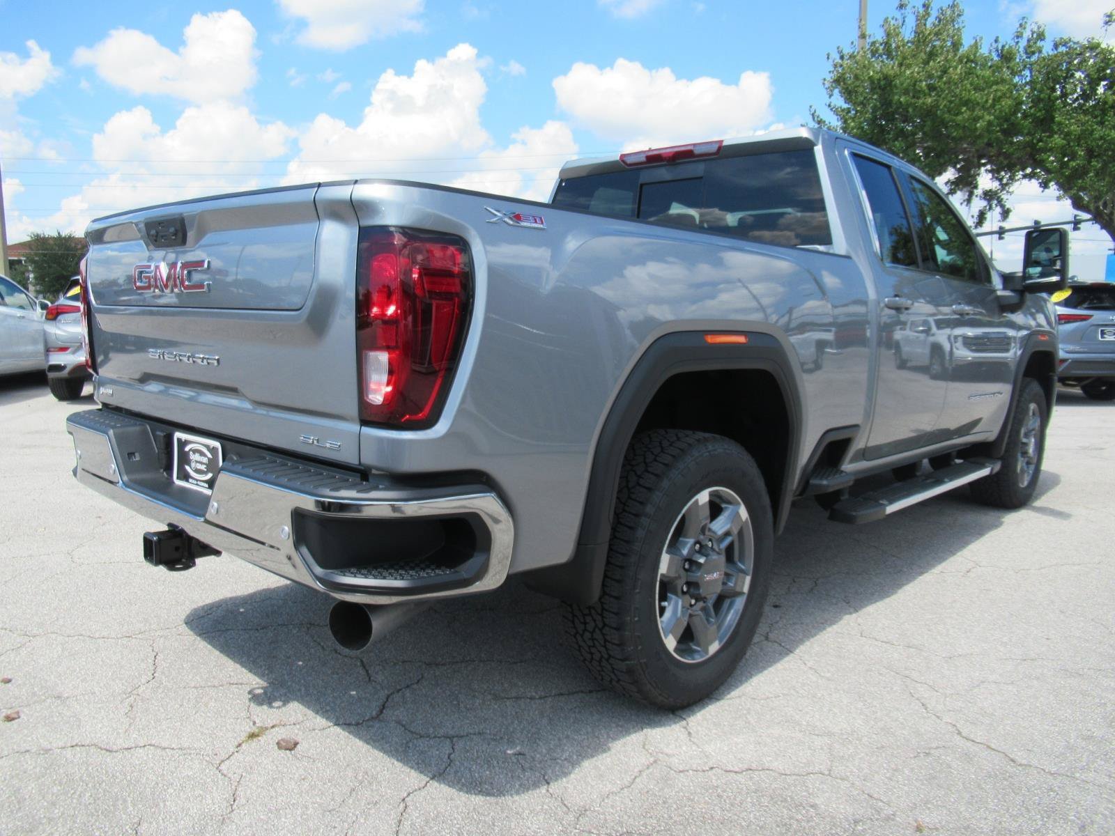 New 2026 GMC Sierra 2500 SLE w/ SLE Value Package; AWD/4WD image 7