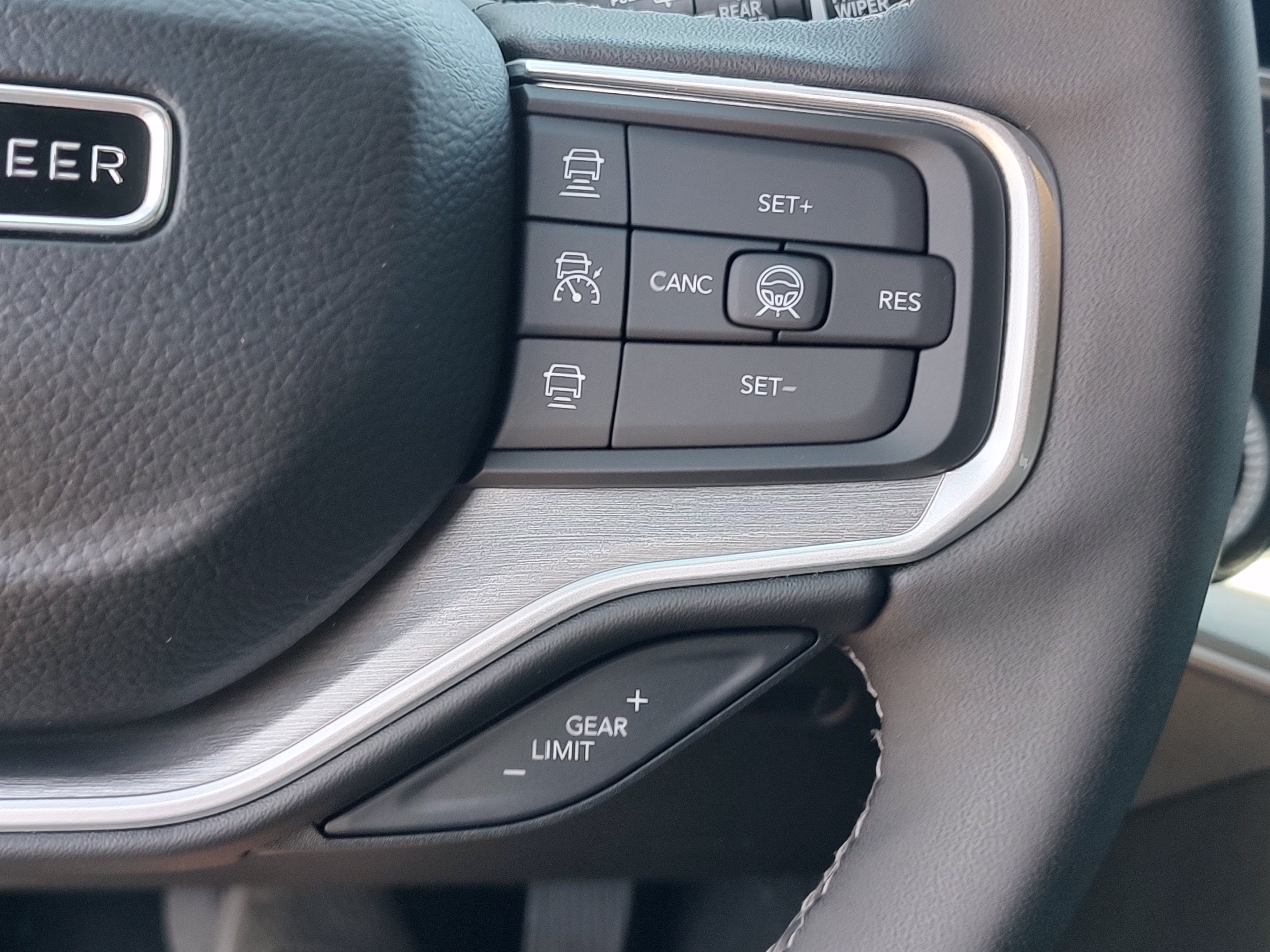 New 2026 Jeep Grand Wagoneer L Limited AWD/4WD image 19
