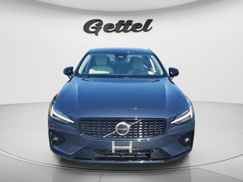 Used 2024 Volvo S60 B5 Core FWD image 2