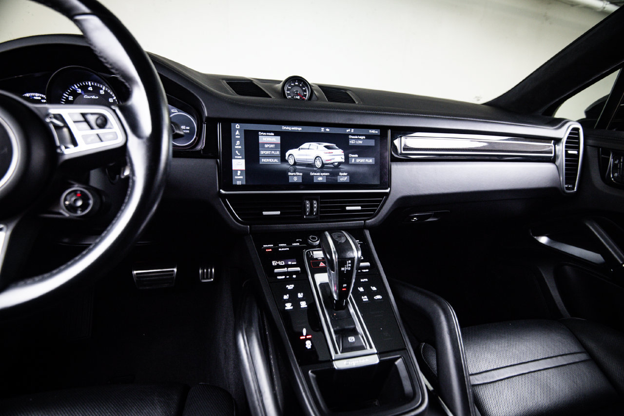 Certified 2020 Porsche Cayenne Turbo AWD/4WD image 19