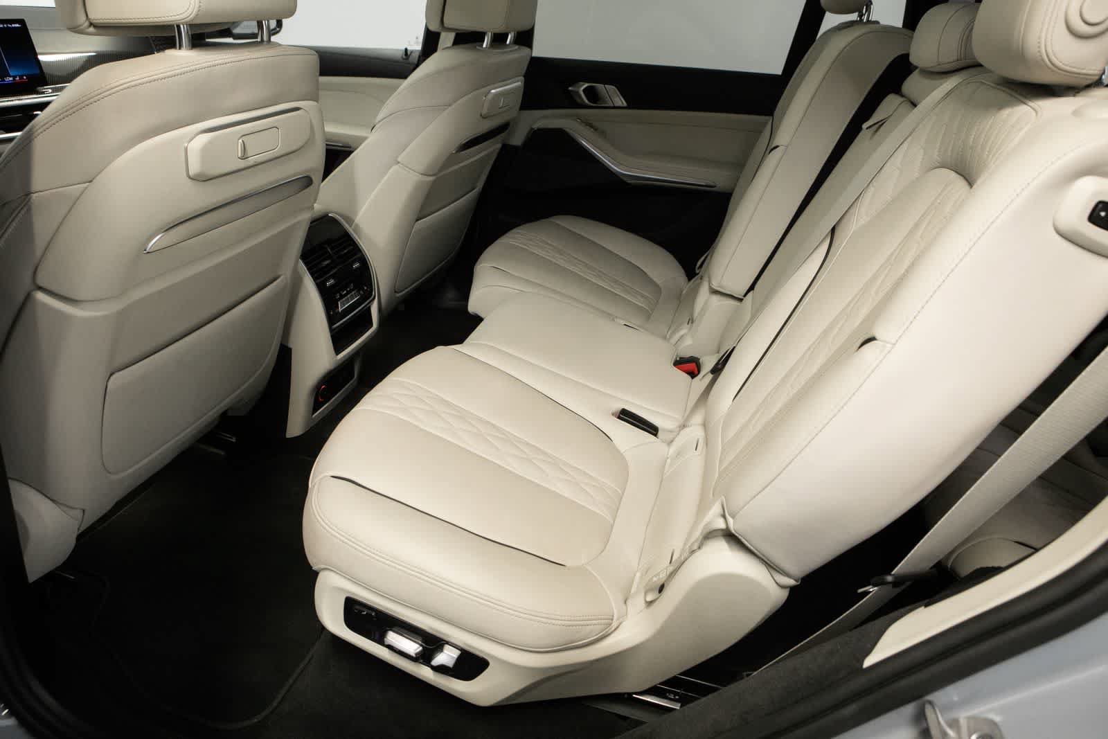 Used 2024 BMW X7 M60i w/ Climate Comfort Package AWD/4WD image 26