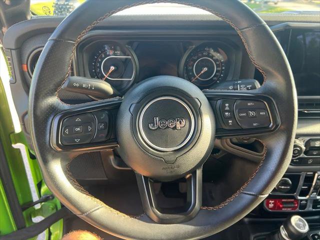 Certified 2025 Jeep Gladiator Mojave w/ Safety Group AWD/4WD image 36