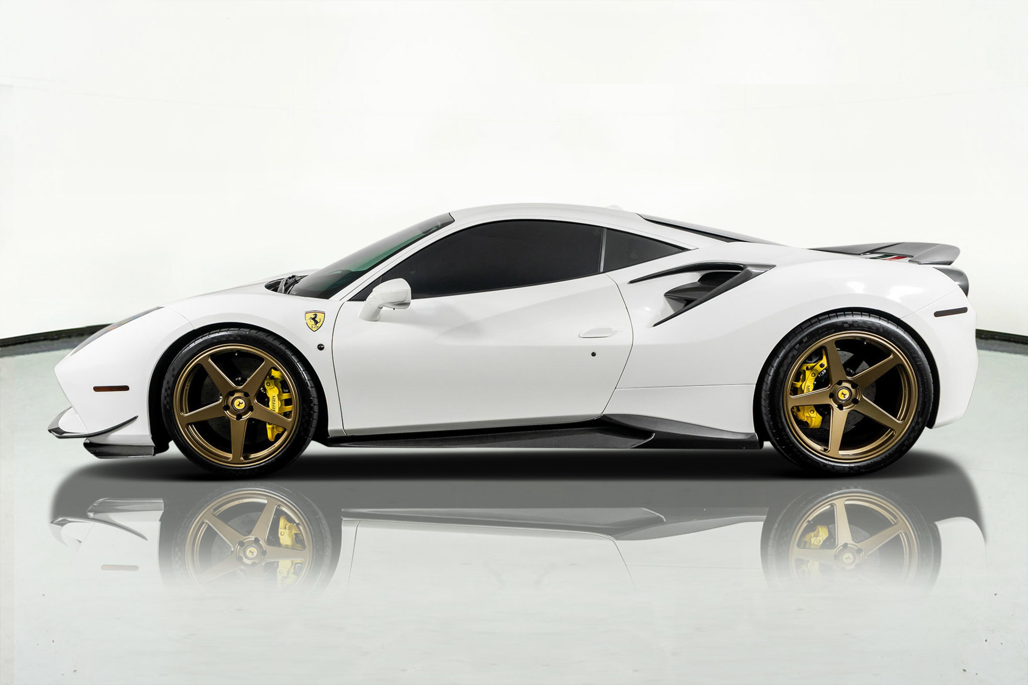 Used 2016 Ferrari 488 GTB Coupe Modified image 17
