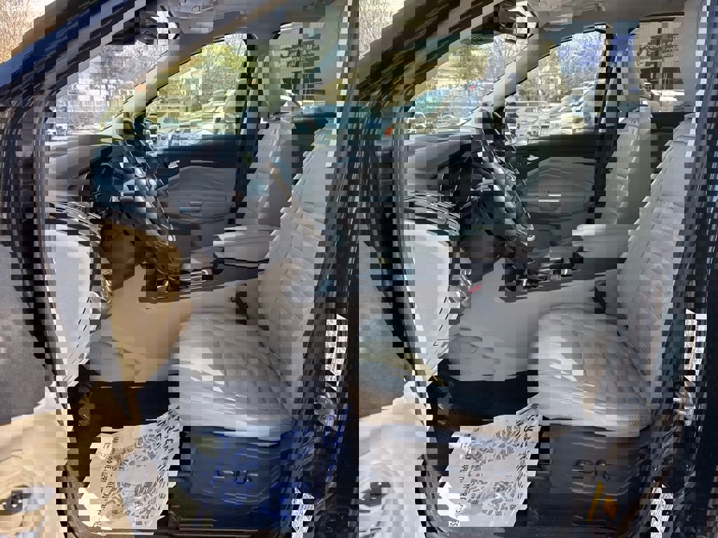 Used 2019 Ford Escape Titanium image 20