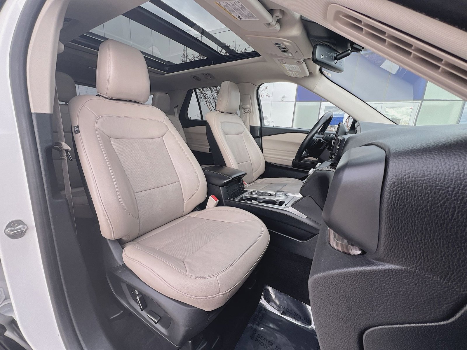 Used 2020 Ford Explorer Limited image 27