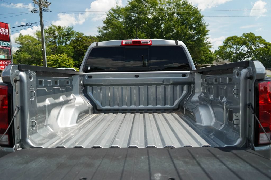 Used 2025 Chevrolet Colorado W/T RWD image 14