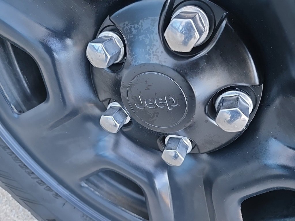 Used 2024 Jeep Wrangler Sport image 31