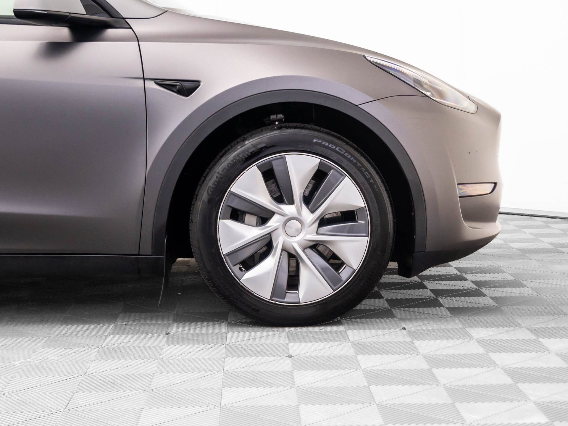 Used 2023 Tesla Model Y Long Range image 35