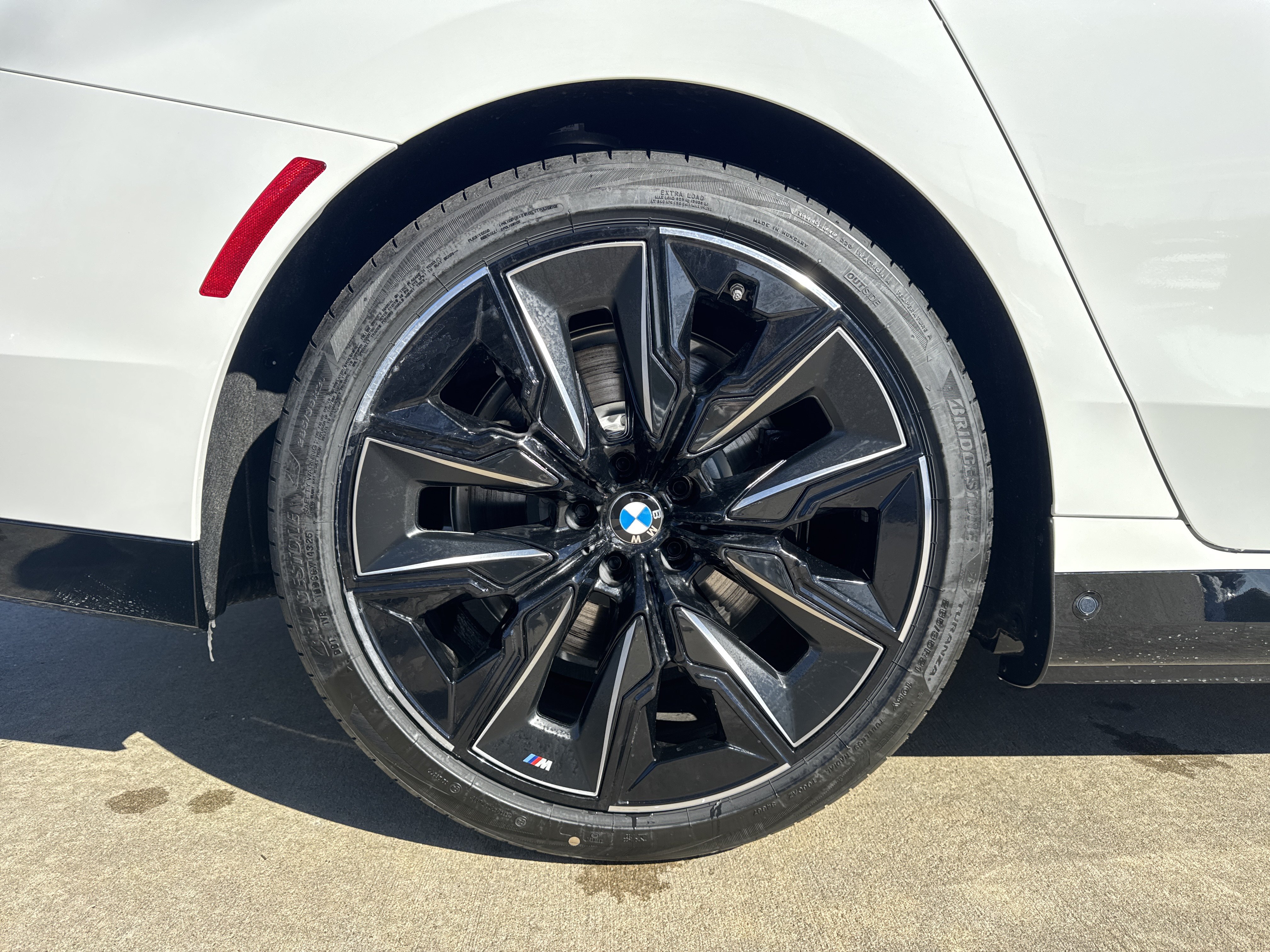 New 2026 BMW 750e xDrive w/ Executive Package AWD/4WD image 28