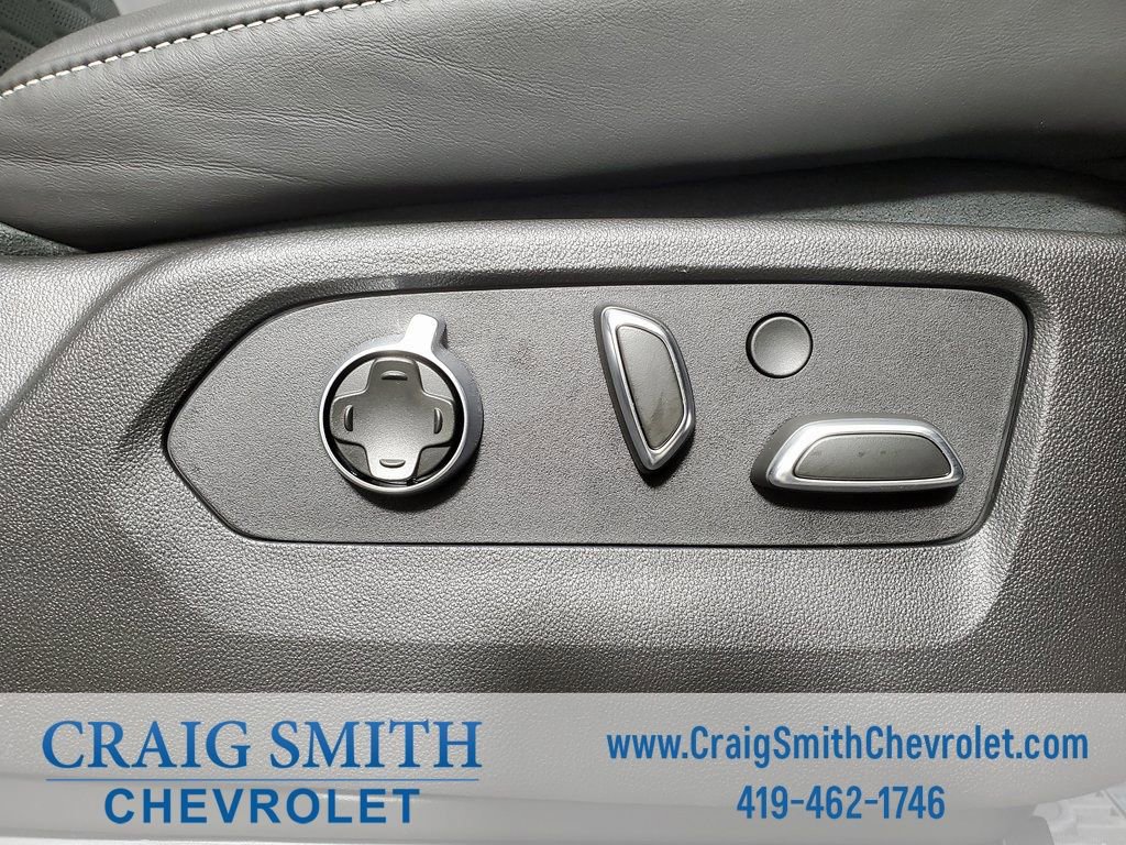 Used 2025 Cadillac Escalade Sport Platinum w/ LPO, ONYX Package image 43